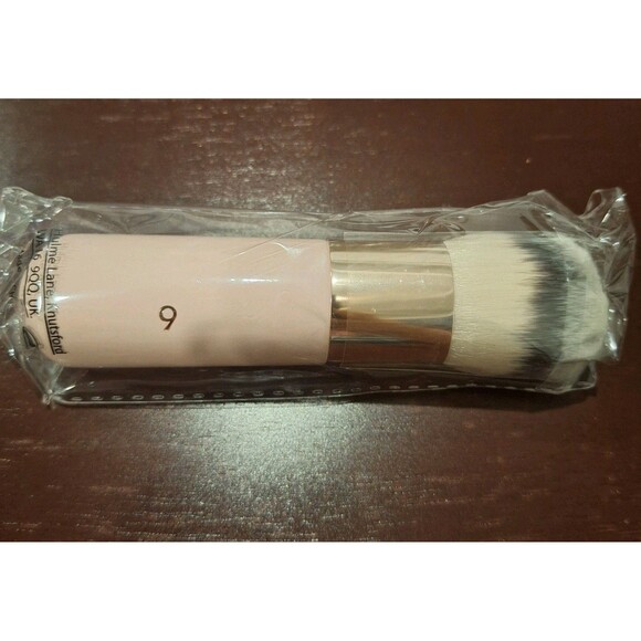 Doll 10 Jumbo Kabuki No. 9 Vegan Brush Foundation Buffing NEW In Package - Picture 2 of 2